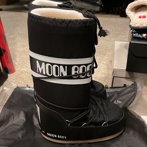 NWT! Tecnica Moon Boots